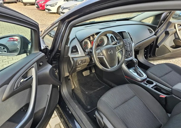 Opel Astra cena 29900 przebieg: 183000, rok produkcji 2012 z Orzysz małe 106